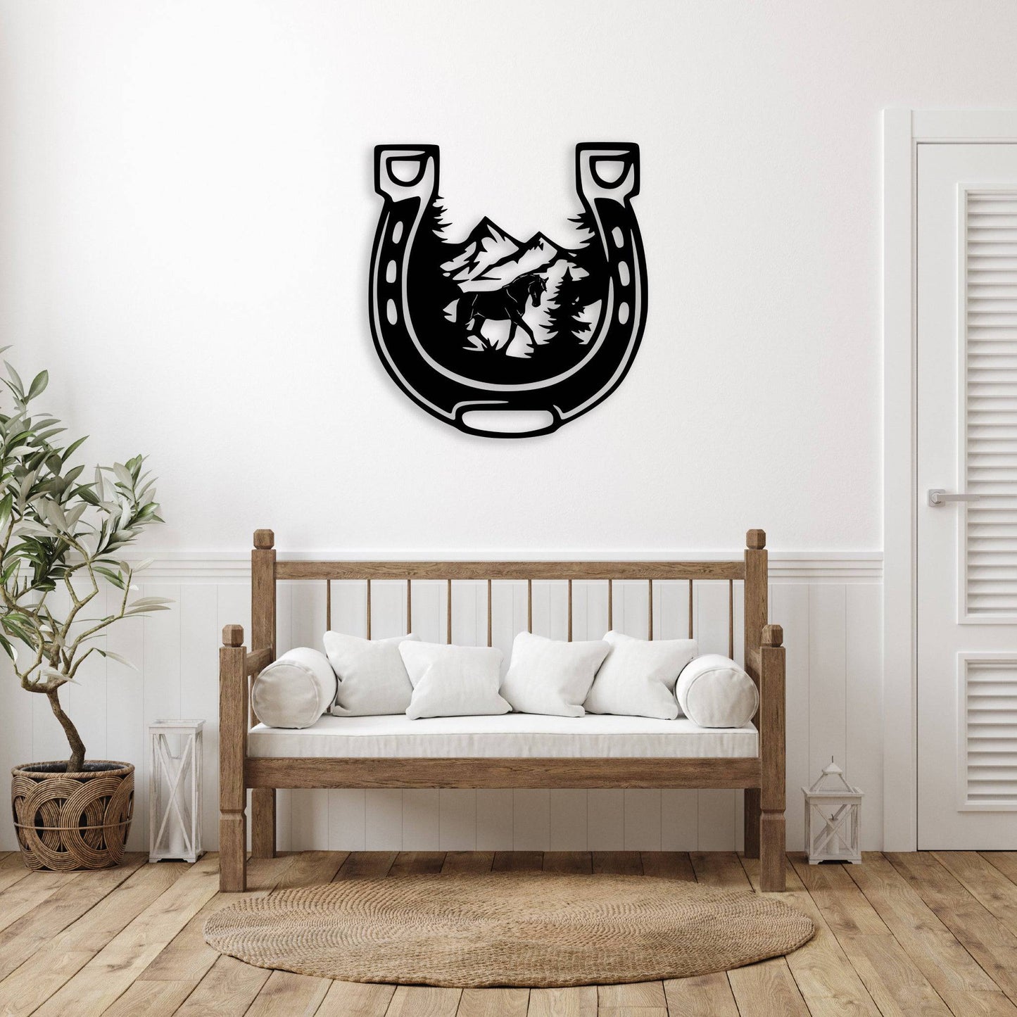 Charming Horseshoe Metal Wall Art for Rustic Decor