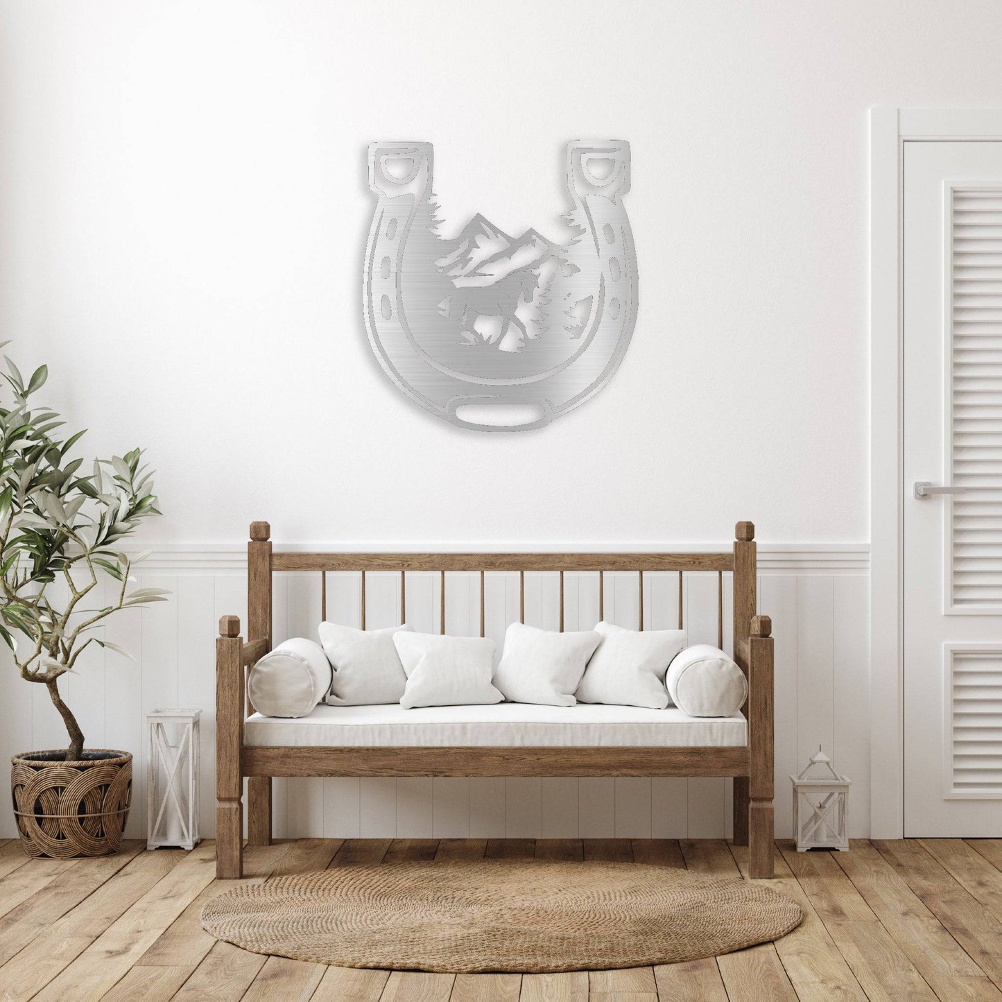 Charming Horseshoe Metal Wall Art for Rustic Decor